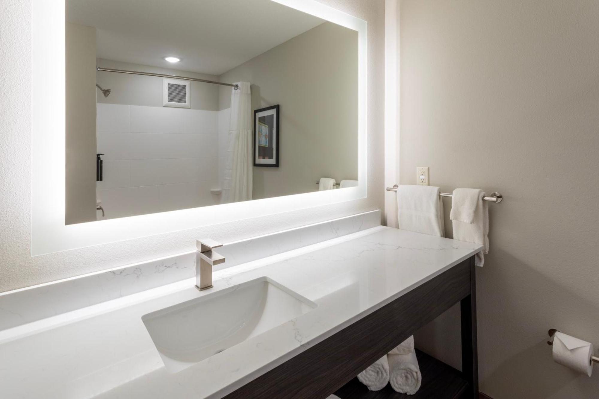 Grandstay Hotel & Suites Johnston-Des Moines, Ia Dış mekan fotoğraf